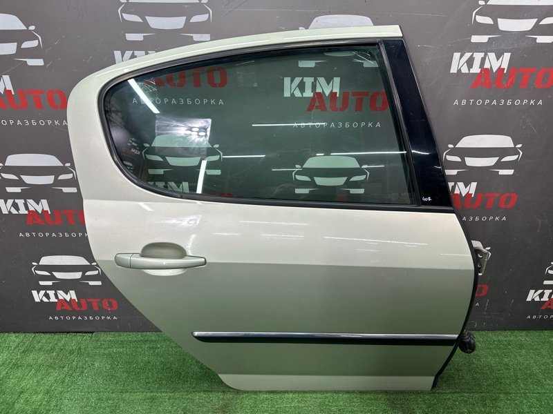 Дверь Peugeot 407