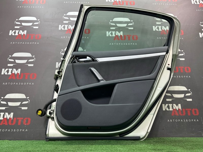 Дверь Peugeot 407
