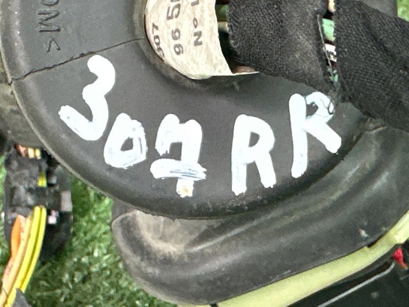 Проводка двери Peugeot 307