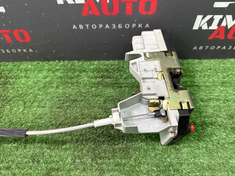 Замок двери Peugeot 307