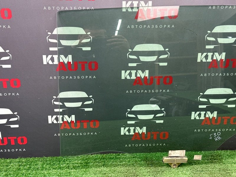 Стекло двери Hyundai i30 GD