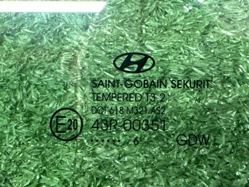 Стекло двери Hyundai i30 GD