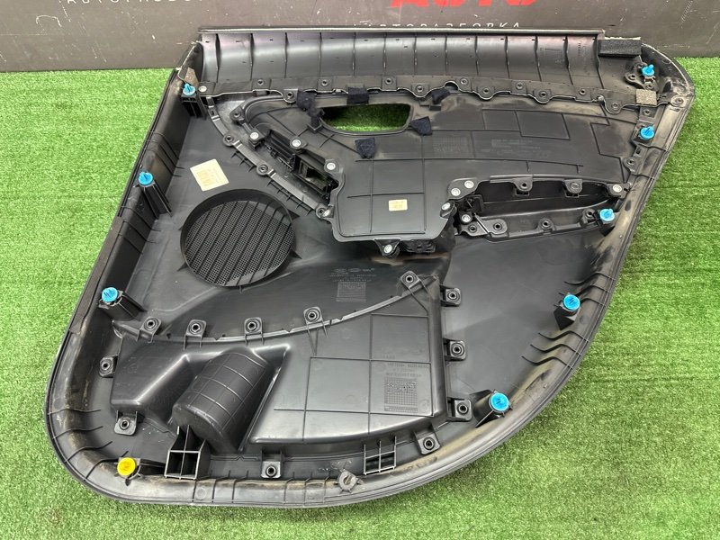 Обшивка двери Hyundai i30 GD