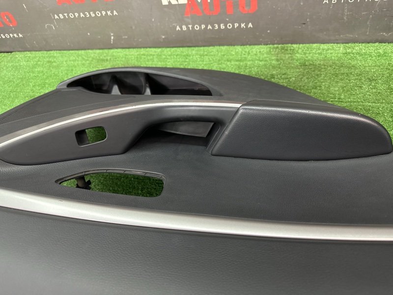 Обшивка двери Hyundai i30 GD