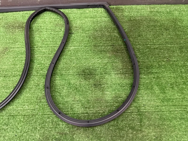 Уплотнитель двери Hyundai i30 GD