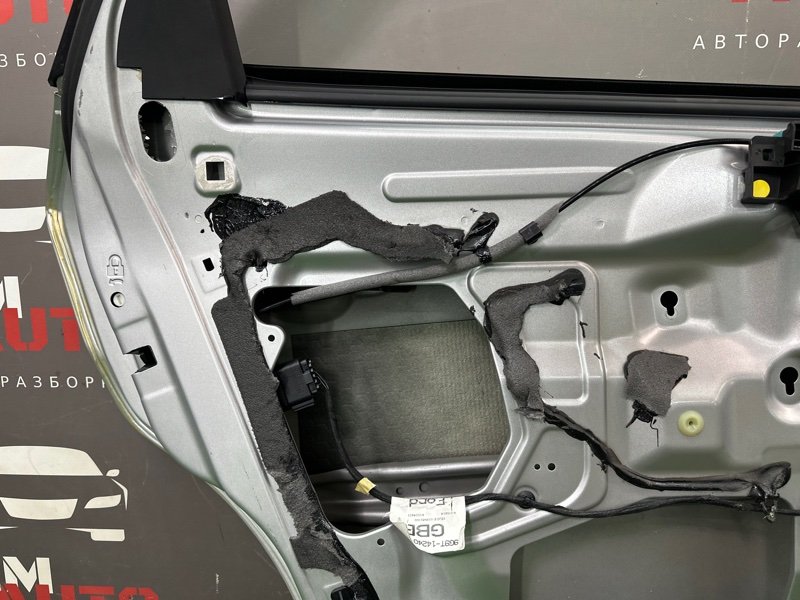 Дверь Ford Mondeo 4