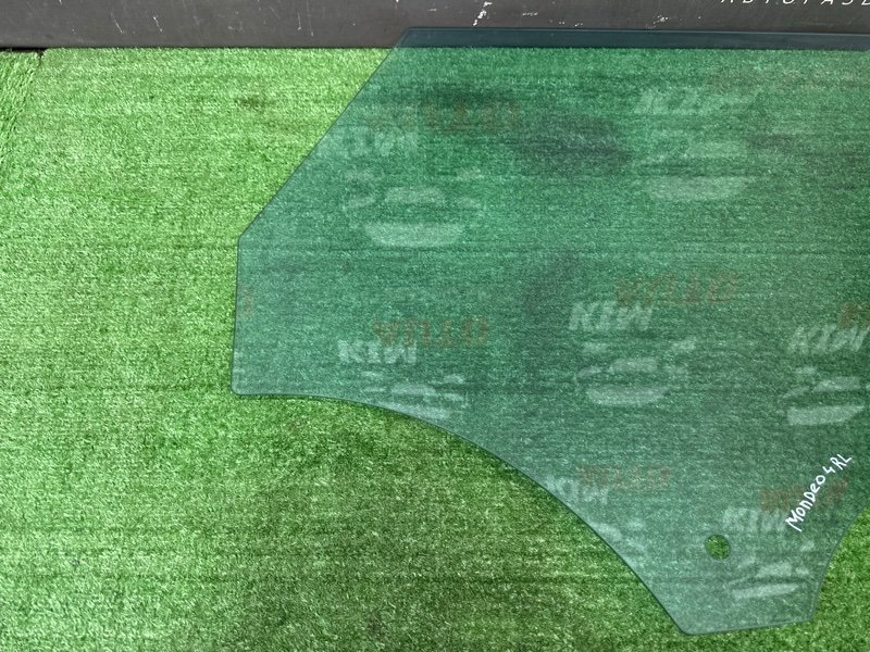 Стекло двери Ford Mondeo