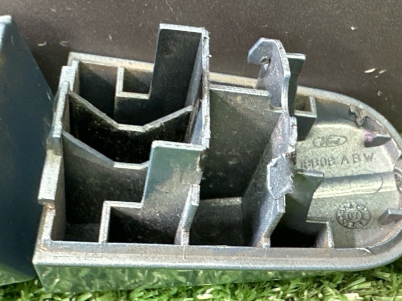 Ручка двери наружная Ford Focus 2