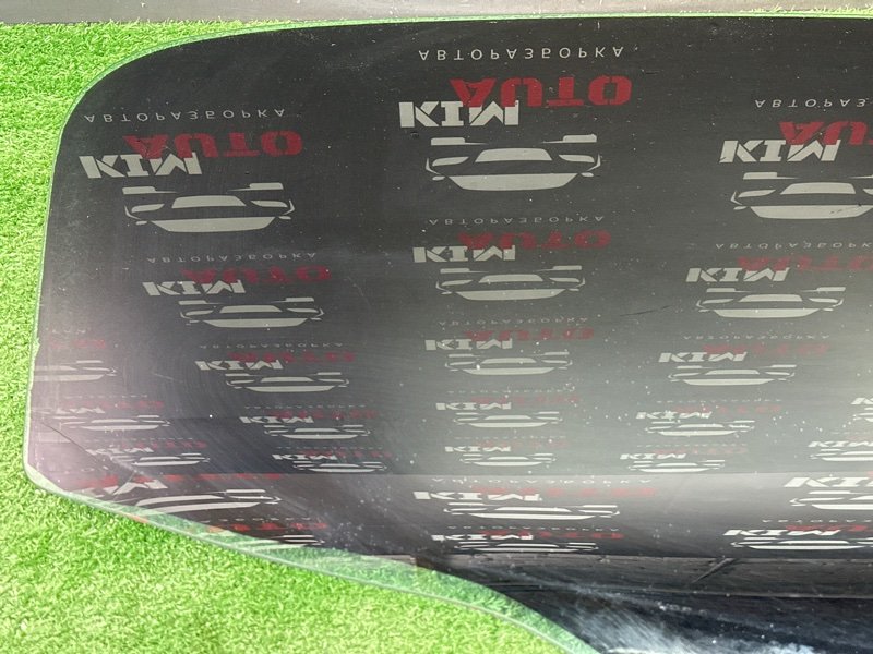 Стекло двери Peugeot 206