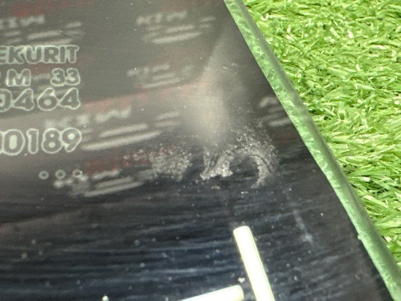 Стекло двери Peugeot 206