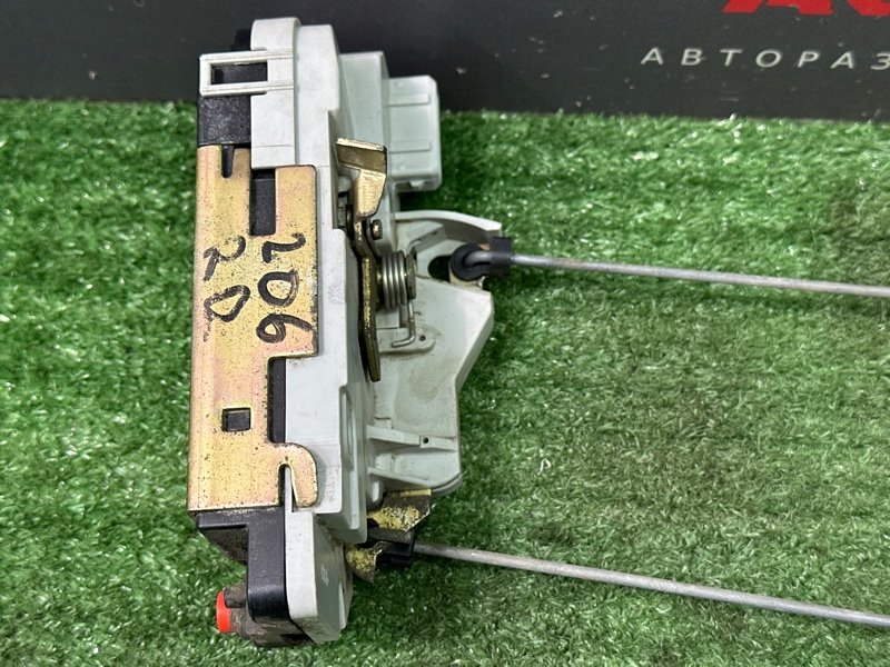 Замок двери Peugeot 206