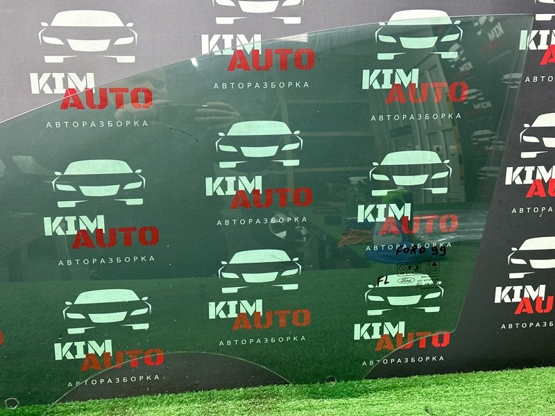 Стекло двери Ford Focus 3 HB 2012 CB8