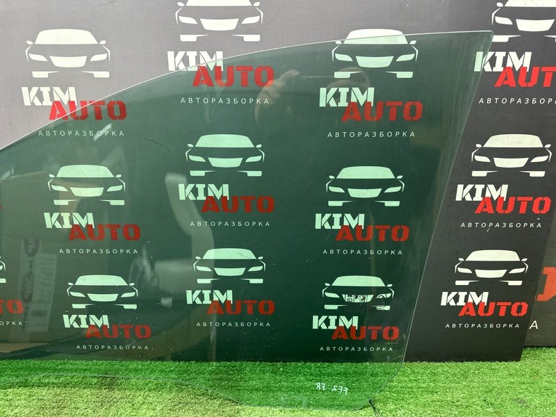 Стекло двери Ford Focus 2