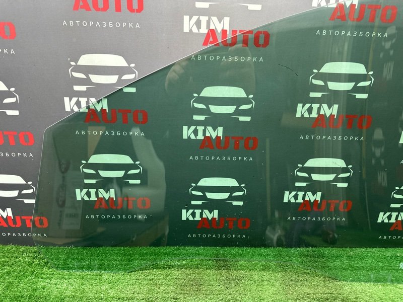 Стекло двери Ford Focus 2