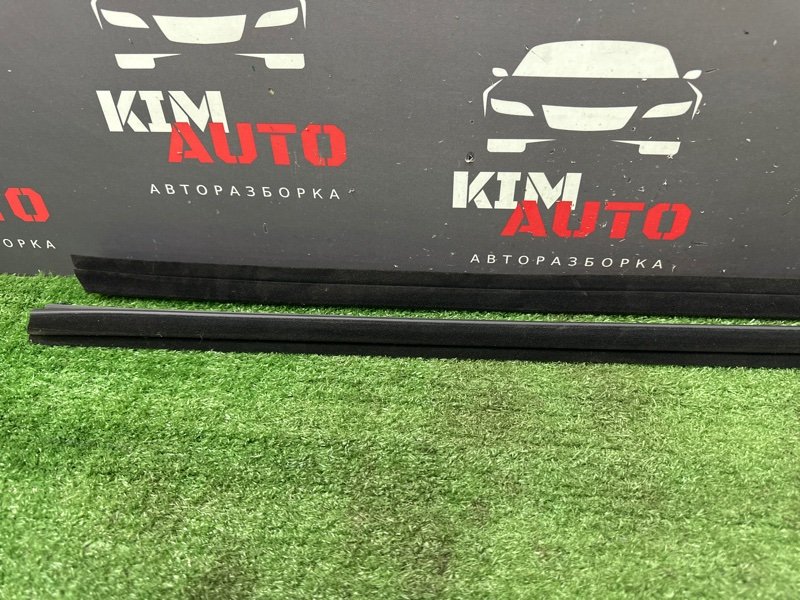 Уплотнитель стекла(бархотка) внутренний Hyundai Creta 2018 GS