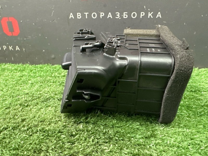 Дефлектор отопителя центральный Hyundai Creta 2018 GS