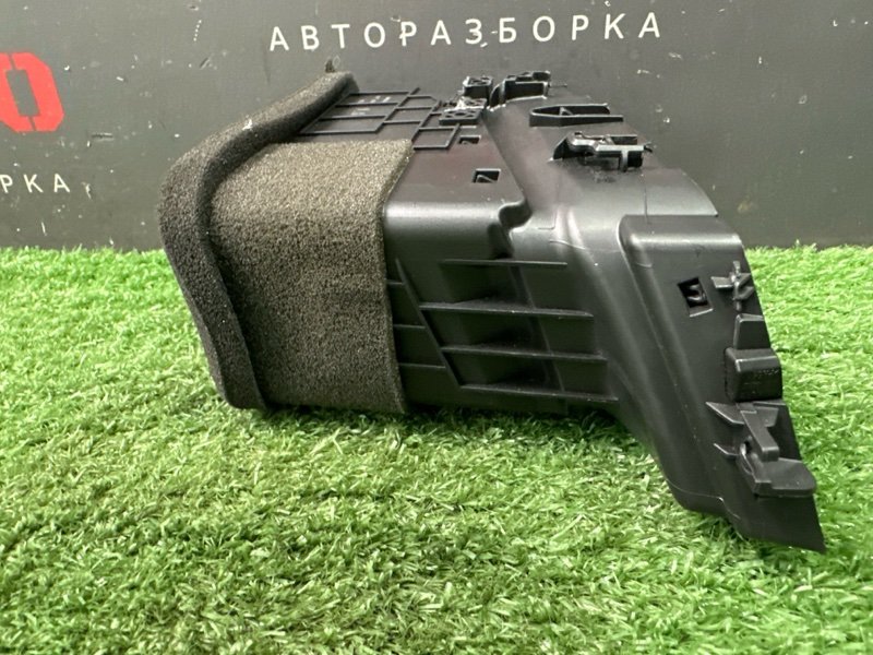 Дефлектор отопителя центральный Hyundai Creta 2018 GS