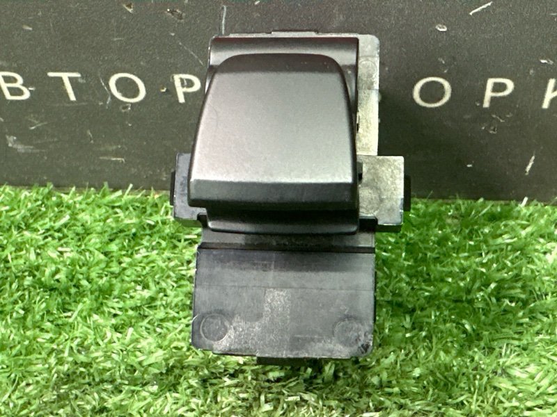 Кнопка стеклоподъемника Hyundai Creta 2018 GS