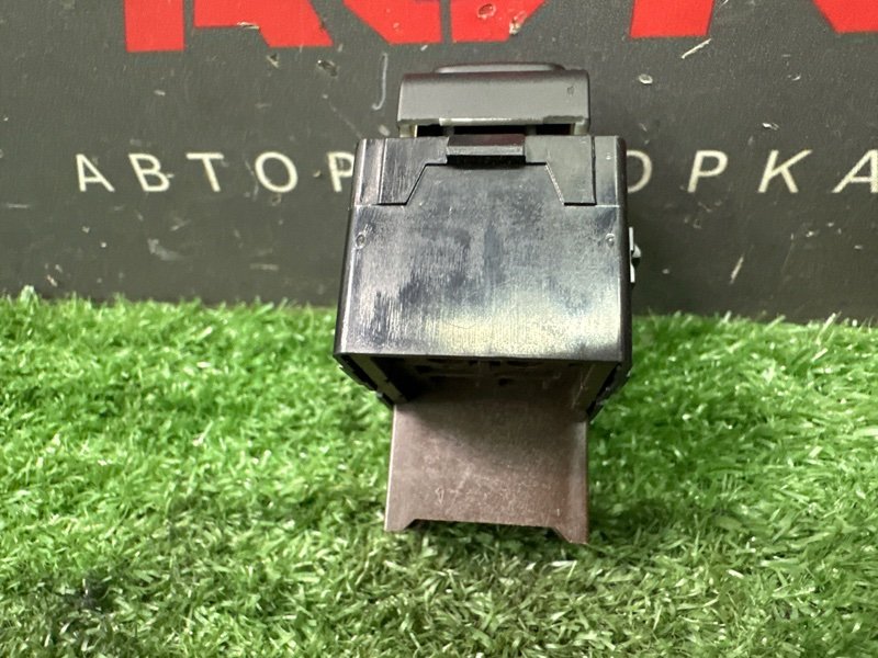 Кнопка стеклоподъемника Hyundai Creta 2018 GS