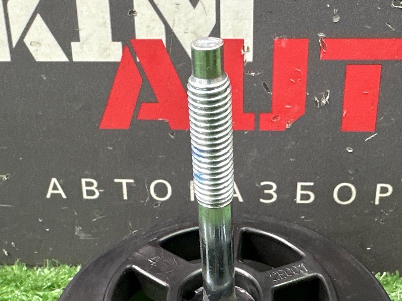 Болт крепления запасного колеса Hyundai Creta 2018 GS