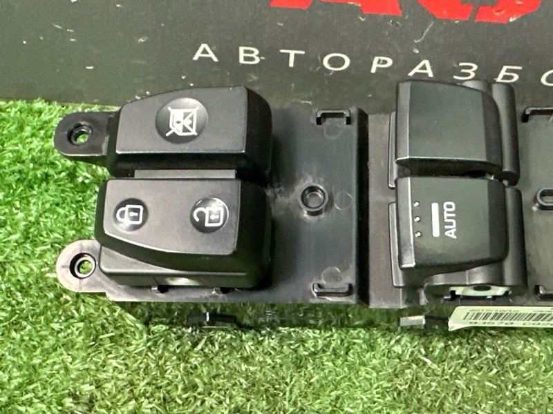 Блок управления стеклоподъемниками Hyundai Creta 2018 GS