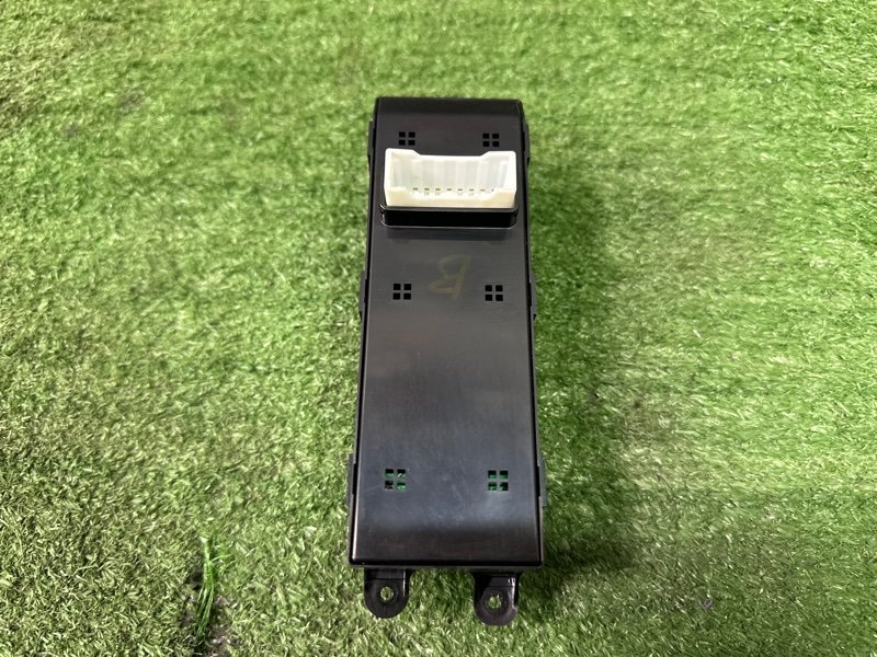 Блок управления стеклоподъемниками Hyundai Creta 2018 GS