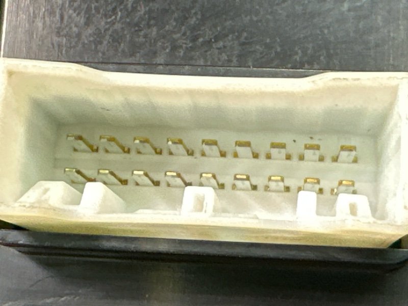 Блок управления стеклоподъемниками Hyundai Creta 2018 GS