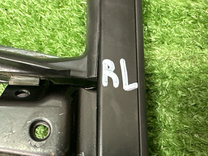 Уплотнитель стекла направляющий Hyundai Creta 2018 GS