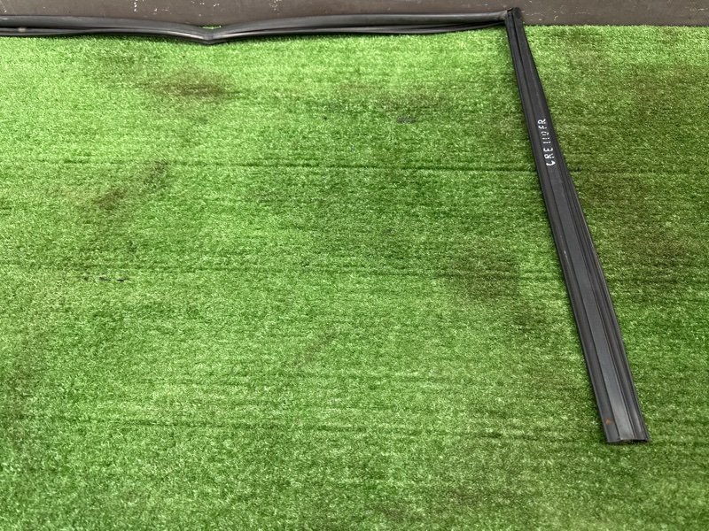 Уплотнитель стекла направляющий Hyundai Creta 2018 GS