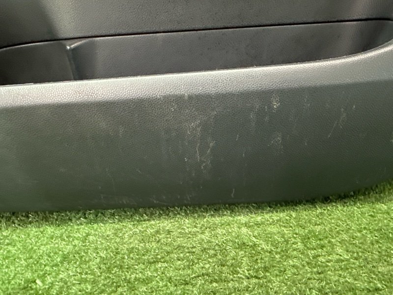 Обшивка двери Mazda 3 BK