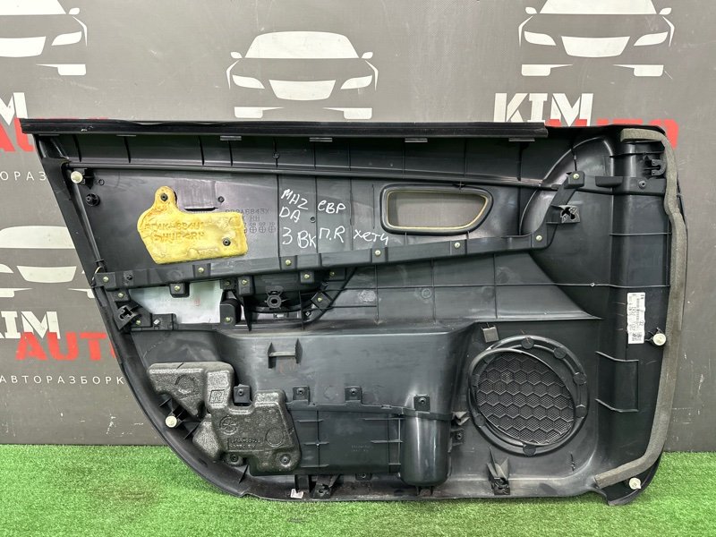 Обшивка двери Mazda 3 BK