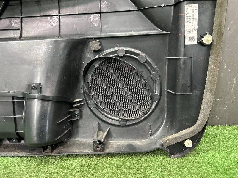 Обшивка двери Mazda 3 BK