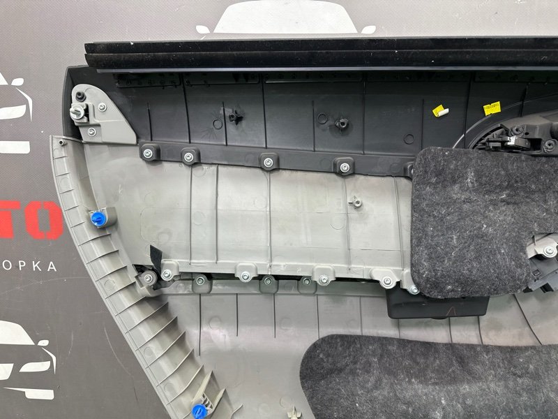 Обшивка двери Chevrolet Orlando