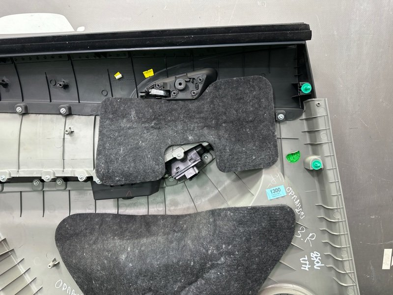 Обшивка двери Chevrolet Orlando