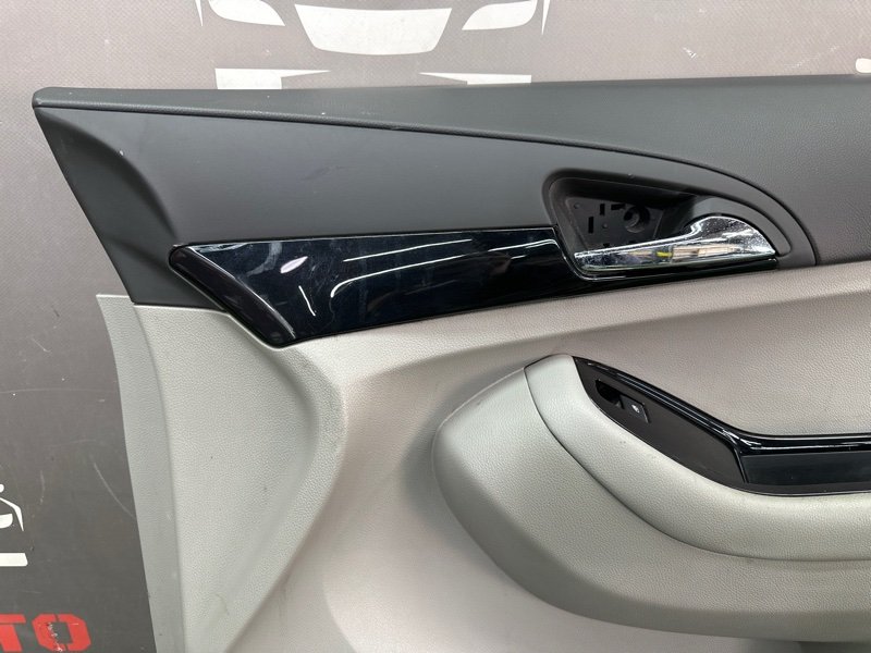 Обшивка двери Chevrolet Orlando