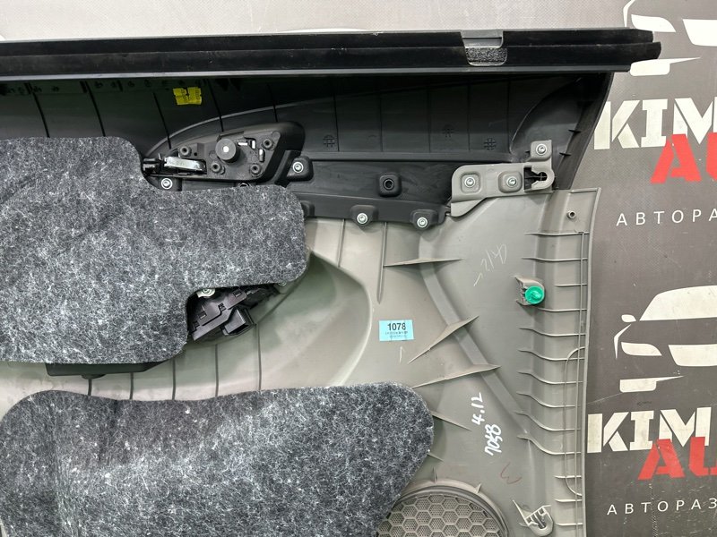 Обшивка двери Chevrolet Orlando