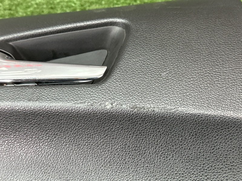 Обшивка двери Opel Astra 2012 J