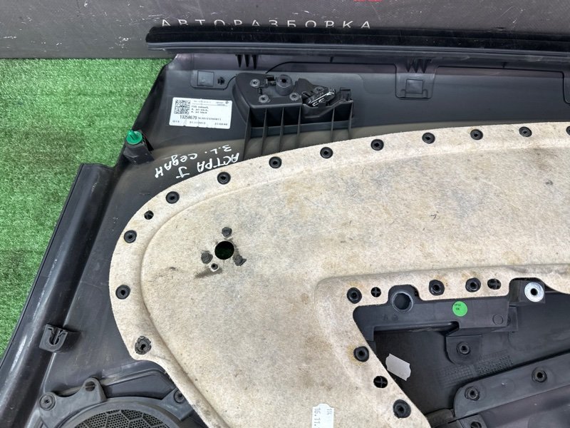 Обшивка двери Opel Astra 2012 J