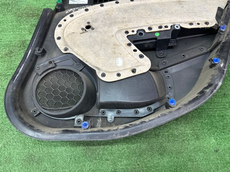 Обшивка двери Opel Astra 2012 J