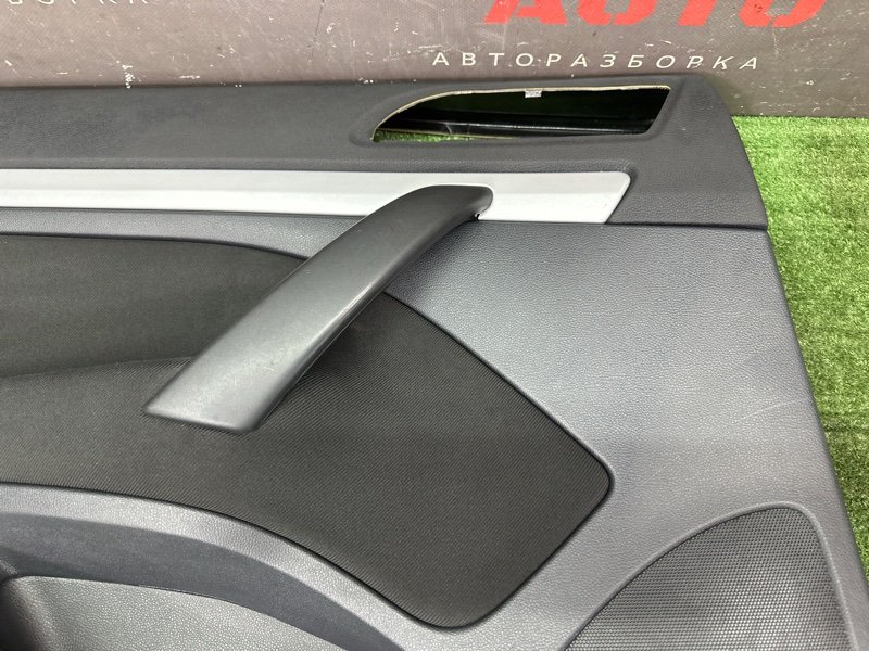 Обшивка двери Skoda Octavia A5