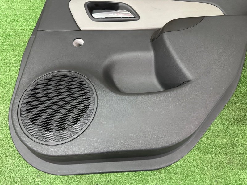 Обшивка двери Chevrolet Cruze J300