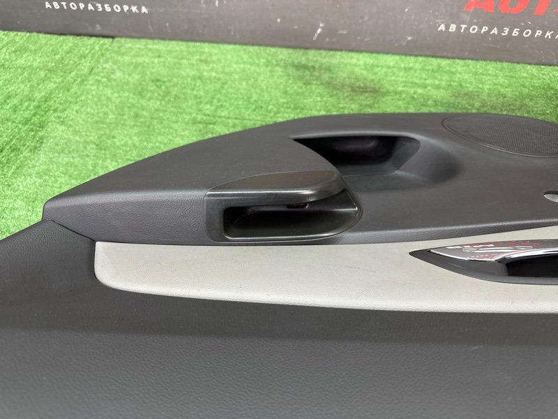 Обшивка двери Chevrolet Cruze J300