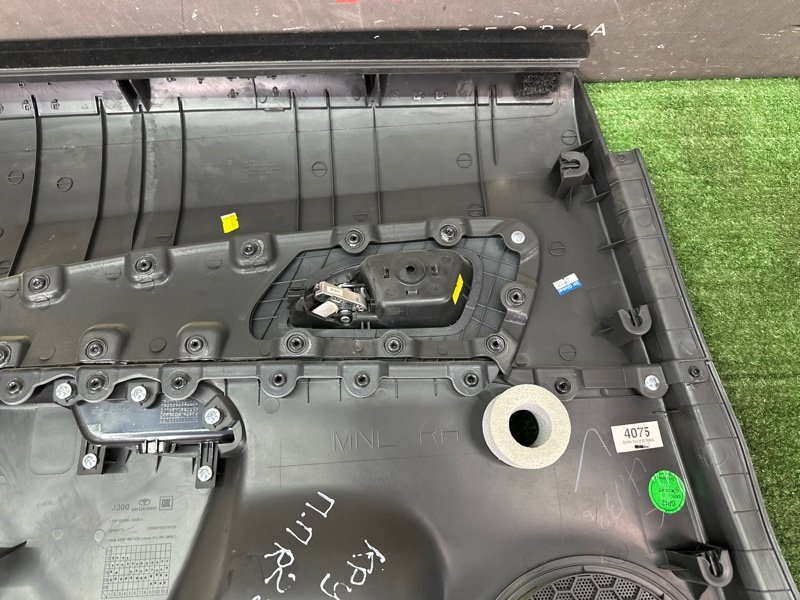 Обшивка двери Chevrolet Cruze J300