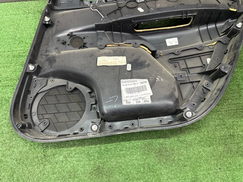 Обшивка двери Citroen C 4