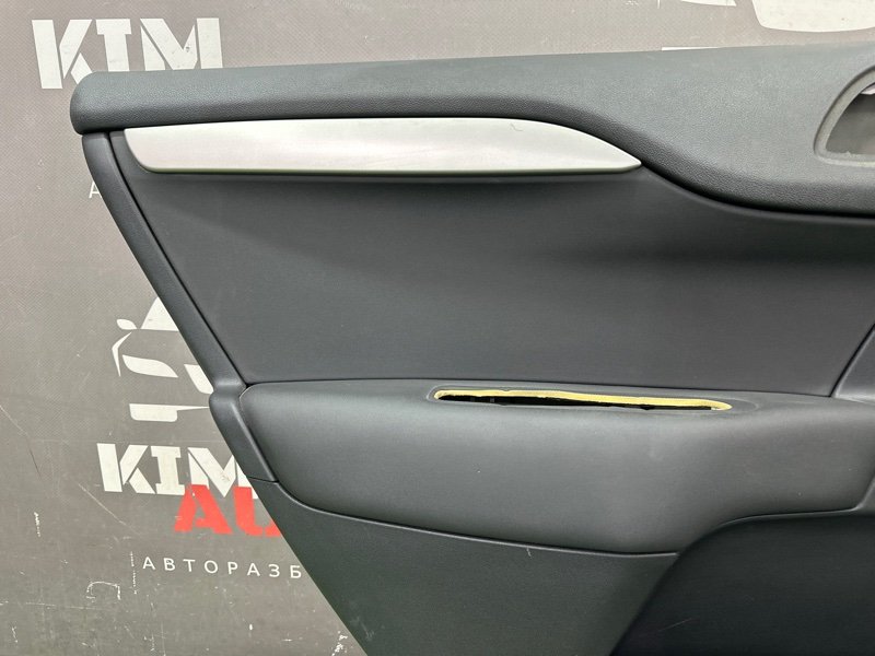 Обшивка двери Citroen C 4