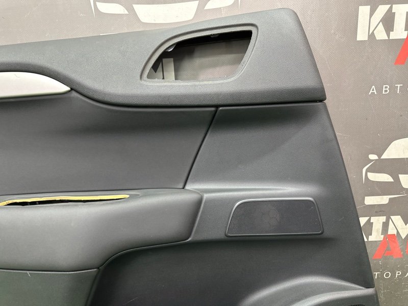 Обшивка двери Citroen C 4