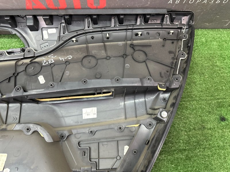 Обшивка двери Citroen C 4