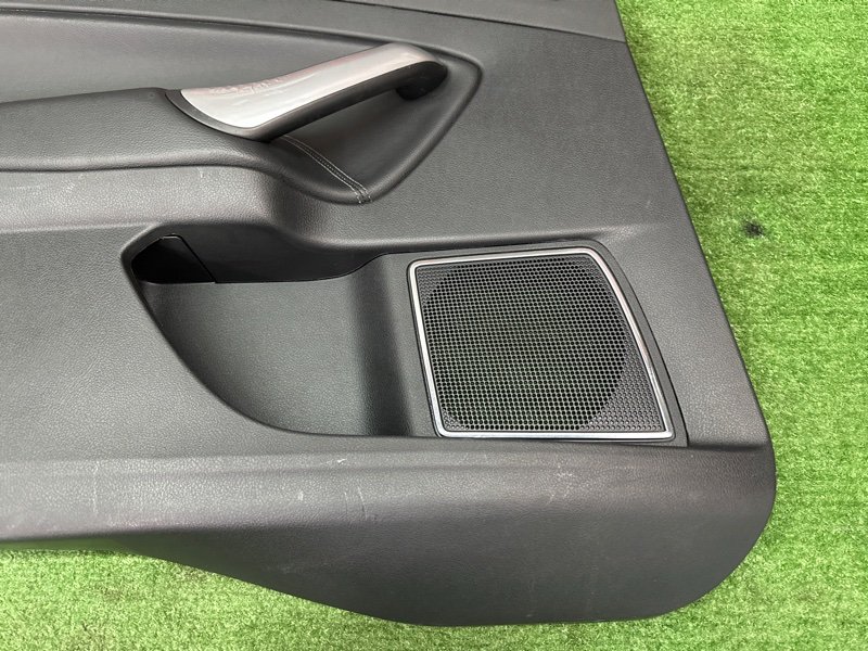 Обшивка двери Ford Mondeo 4