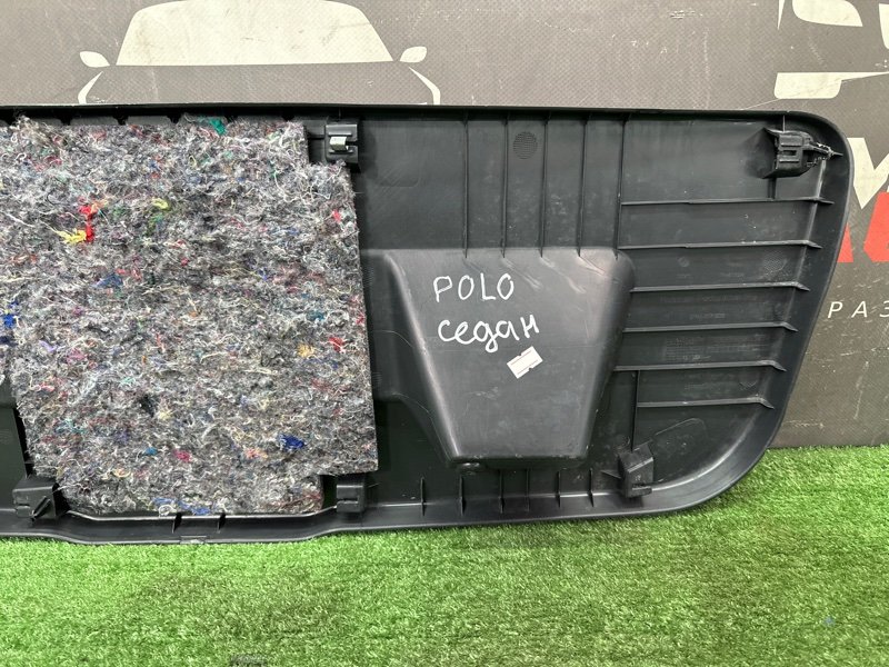 Обшивка крышки багажника Volkswagen Polo 5