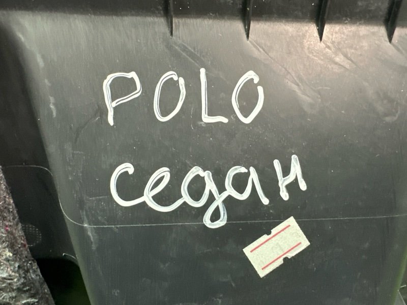 Обшивка крышки багажника Volkswagen Polo 5